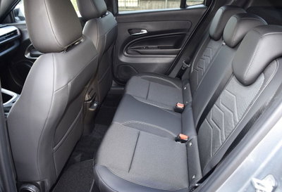 Jeep Avenger 1.2 turbo e-hybrid mhev Summit fwd 110cv edct6 (13)