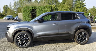Jeep Avenger 1.2 turbo e-hybrid mhev Summit fwd 110cv edct6 (8)