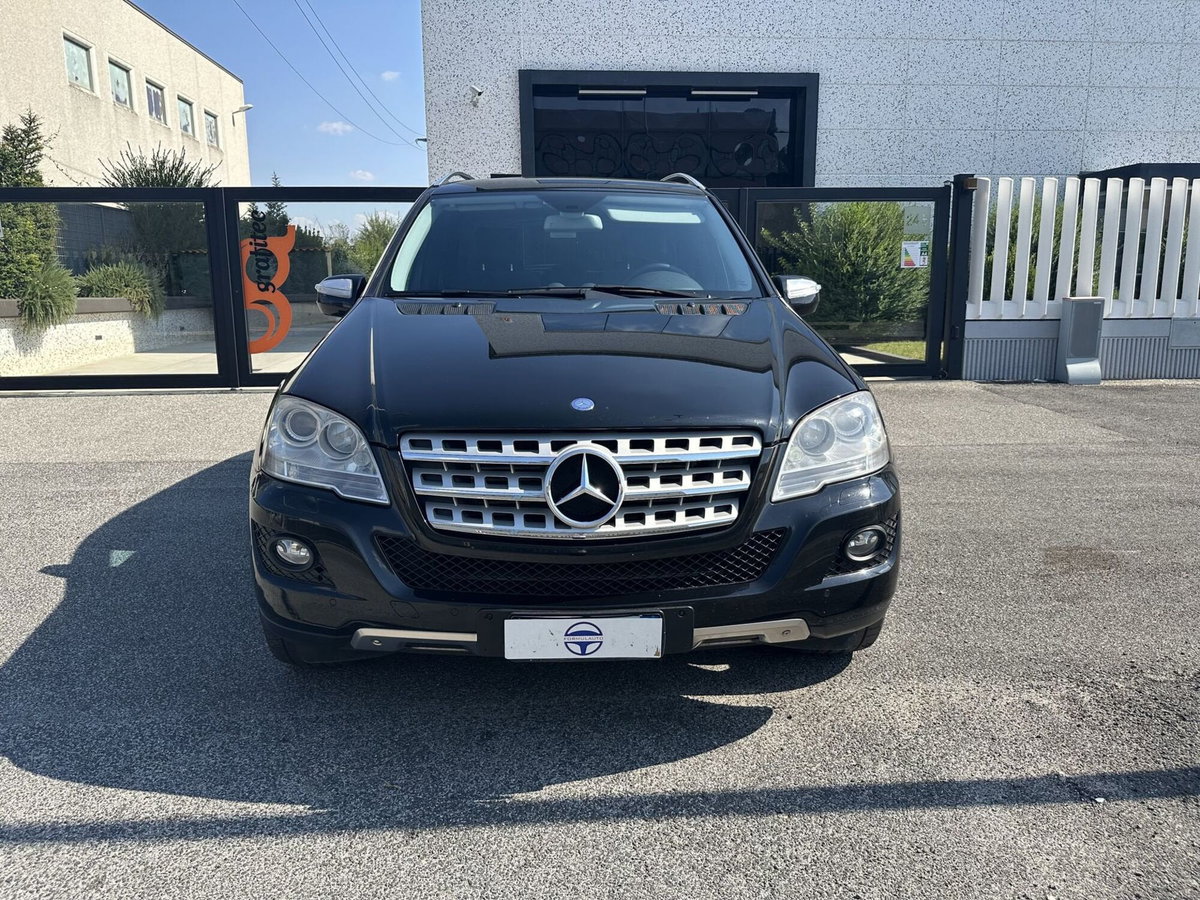 Mercedes-Benz Classe ML 350 BlueTEC Chrome (2)