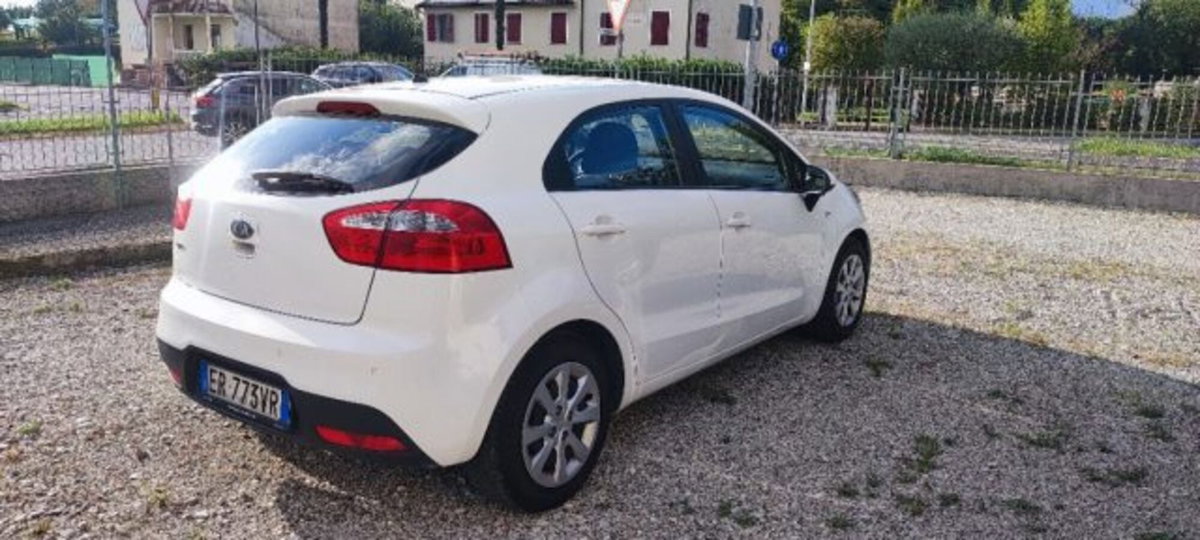 Kia Rio 1.2 CVVT 5p. Cool (6)