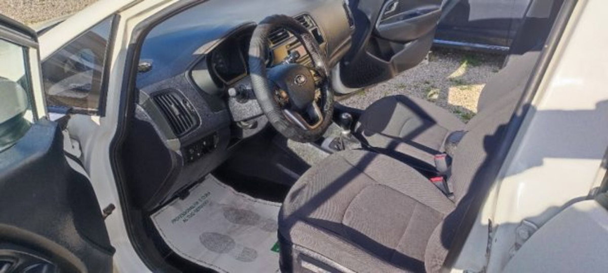 Kia Rio 1.2 CVVT 5p. Cool (7)