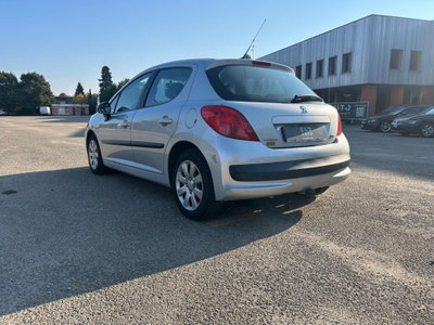 Peugeot 207 HDi 70CV 5p. XS (2)