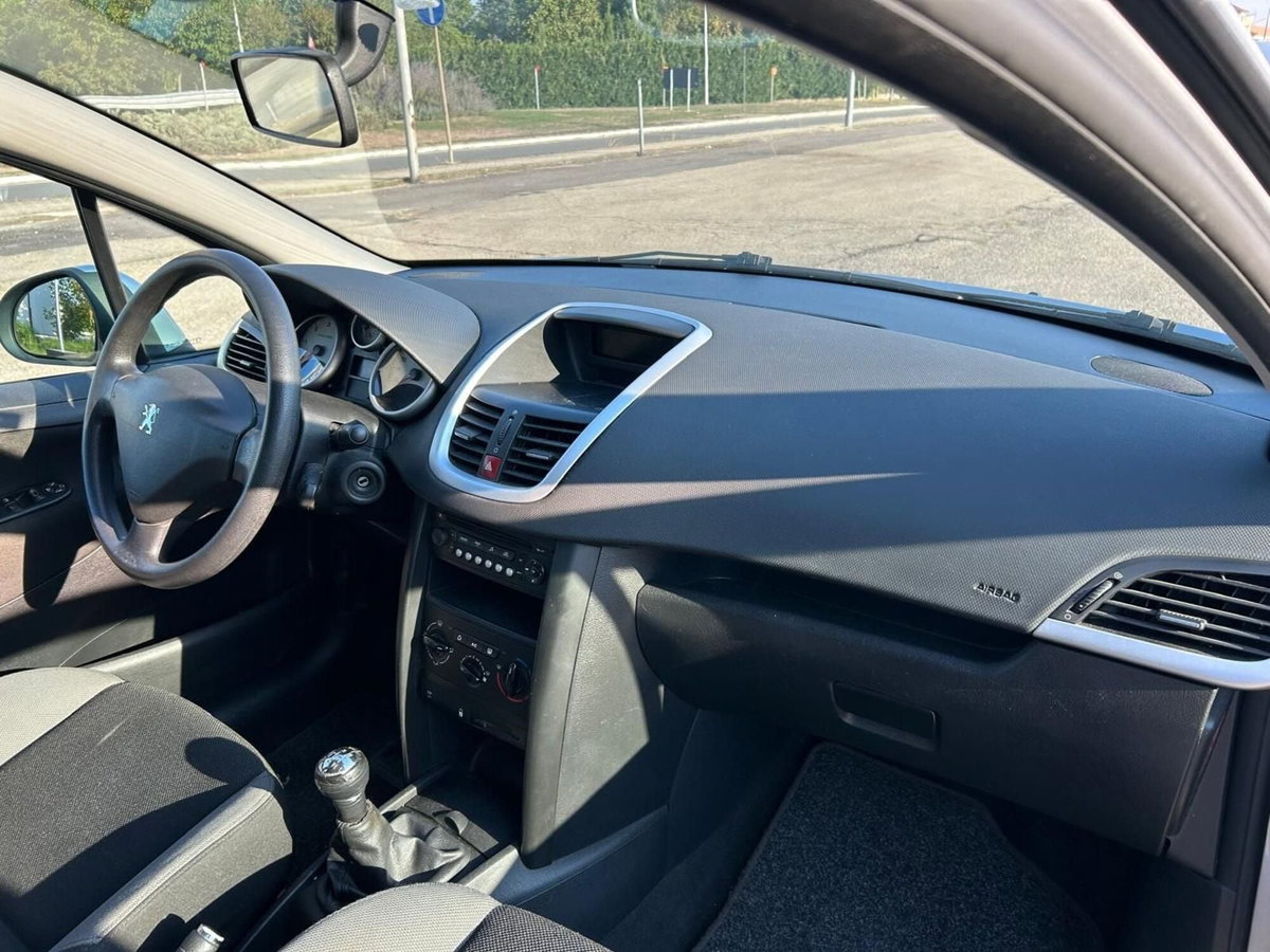 Peugeot 207 HDi 70CV 5p. XS (9)