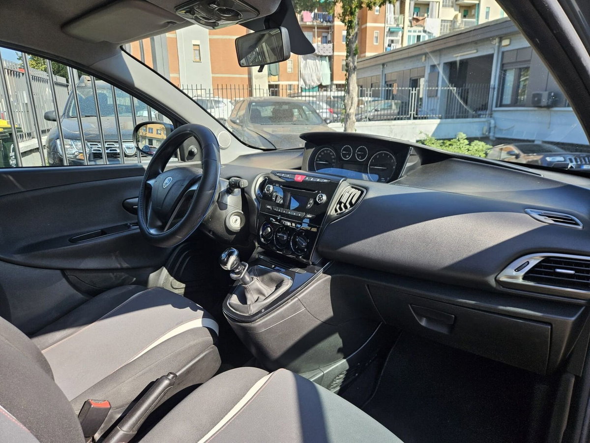 Lancia Ypsilon 1.2 69 CV 5 porte GPL Ecochic Elefantino (9)