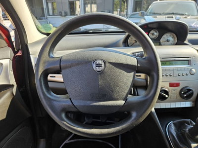 Lancia Ypsilon 1.3 MJT 90 CV Platino (13)