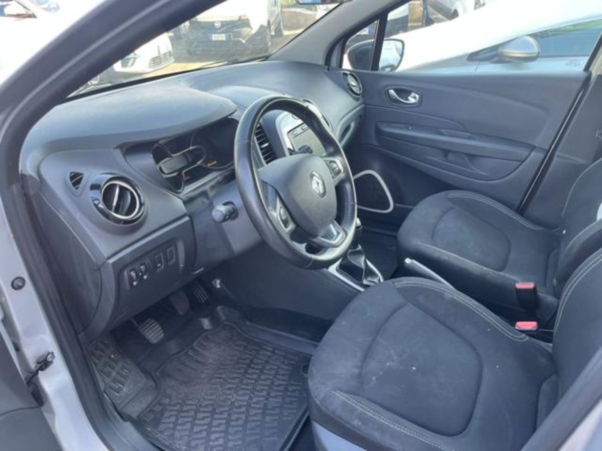Renault Captur dCi 8V 90 CV EDC Initiale Paris (6)