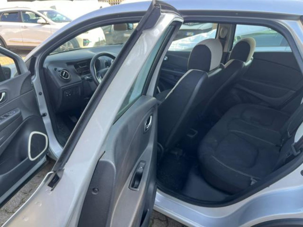 Renault Captur dCi 8V 90 CV EDC Initiale Paris (7)