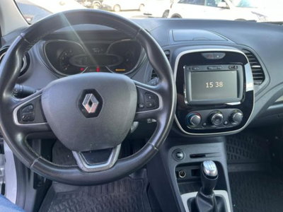 Renault Captur dCi 8V 90 CV EDC Initiale Paris (8)