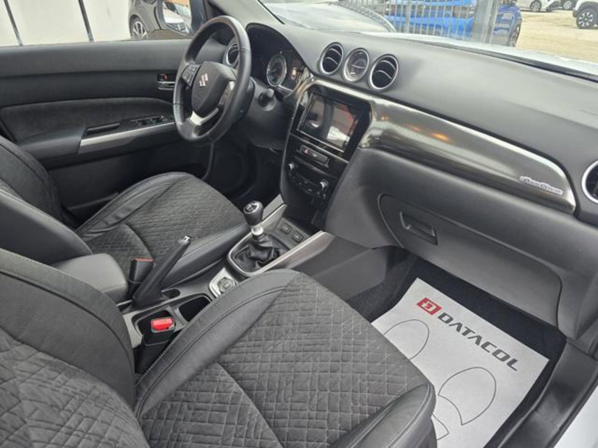 Suzuki Vitara 1.4 Hybrid 4WD AllGrip Easy Top (10)