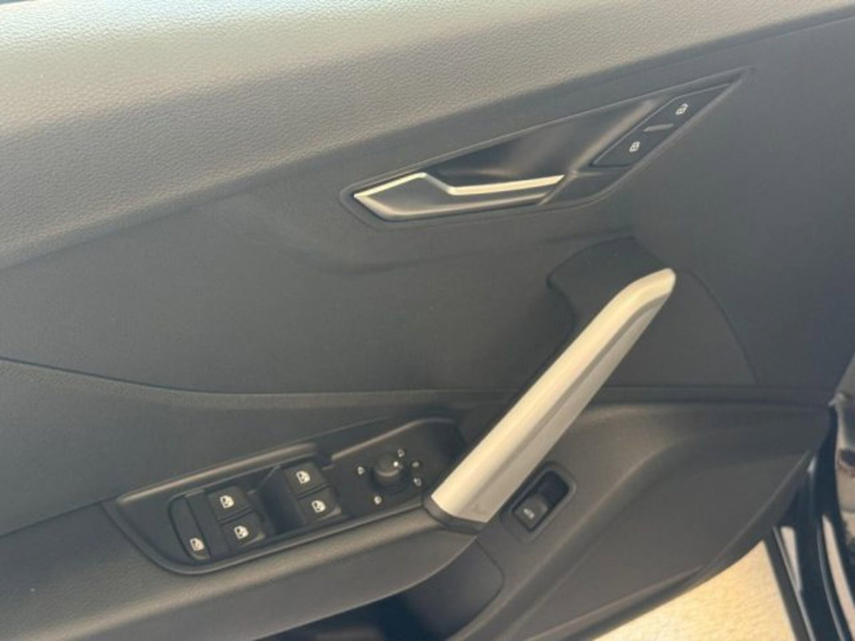 Audi Q2 Q2 35 TDI S tronic Business (8)