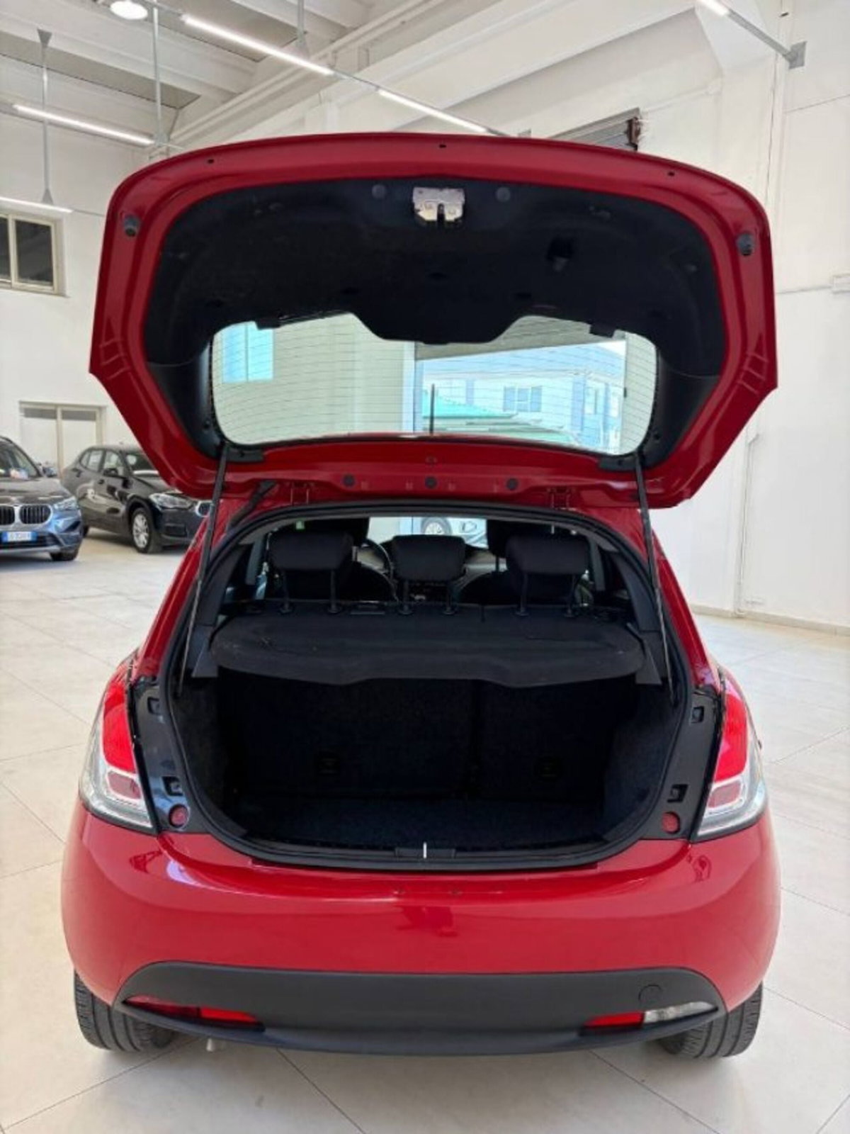 Lancia Ypsilon 1.0 FireFly 5 porte S&S Hybrid Ecochic Gold (6)