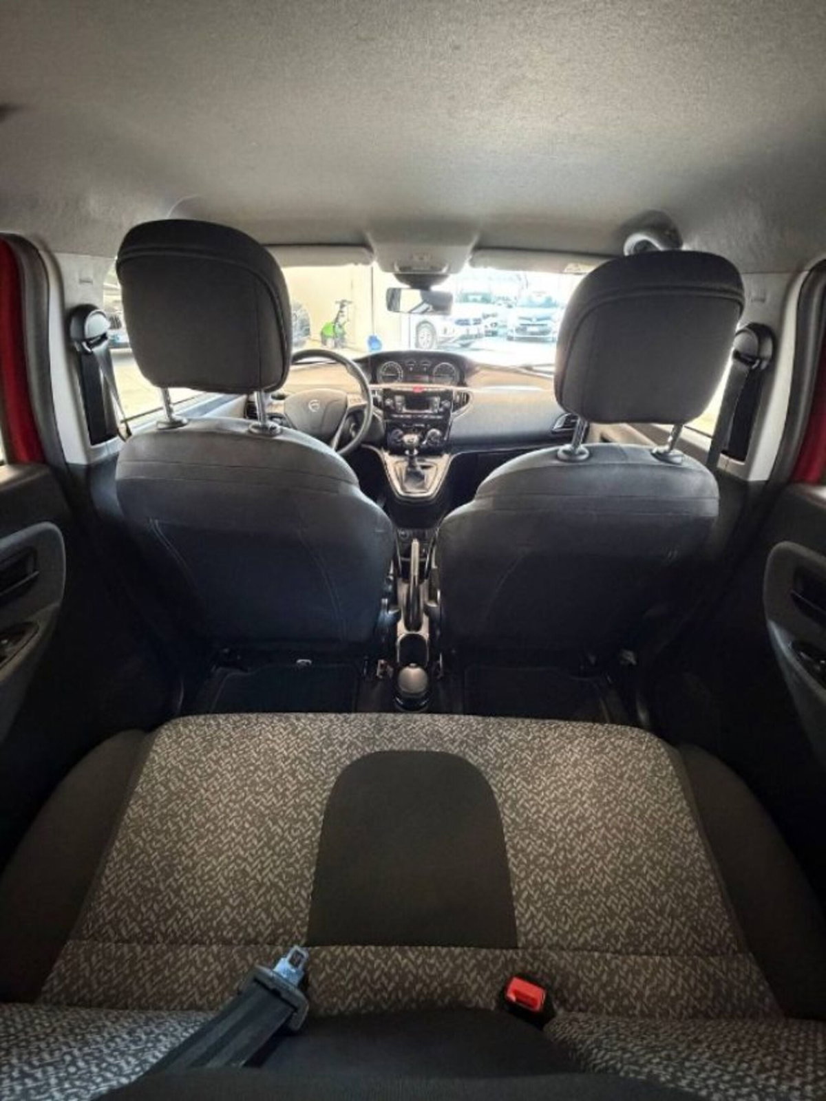 Lancia Ypsilon 1.0 FireFly 5 porte S&S Hybrid Ecochic Gold (8)