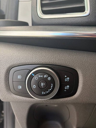 Ford Tourneo Custom 320 2.0 EcoBlue 130CV aut. PL c/sollev. Tit. (20)