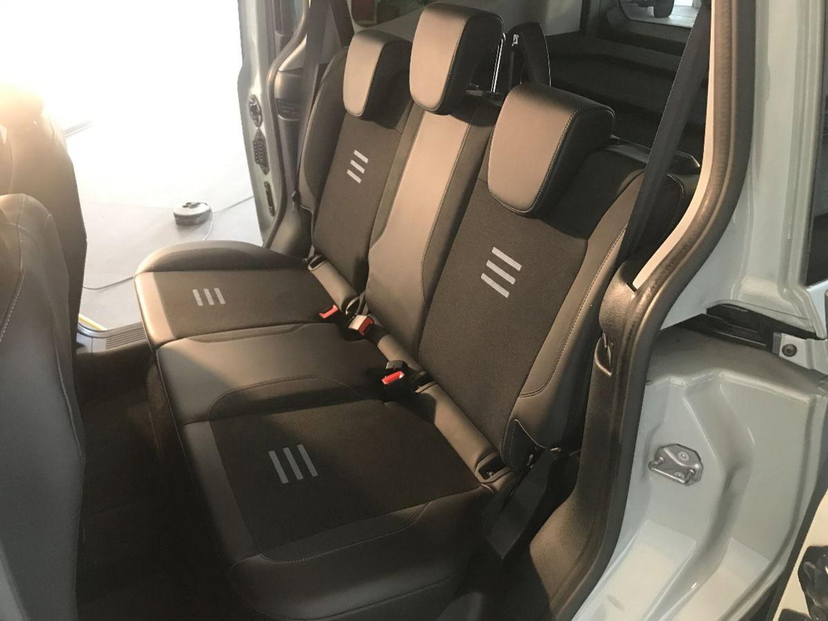 Ford Tourneo Courier 1.0 EcoBoost 100 CV Plus (19)