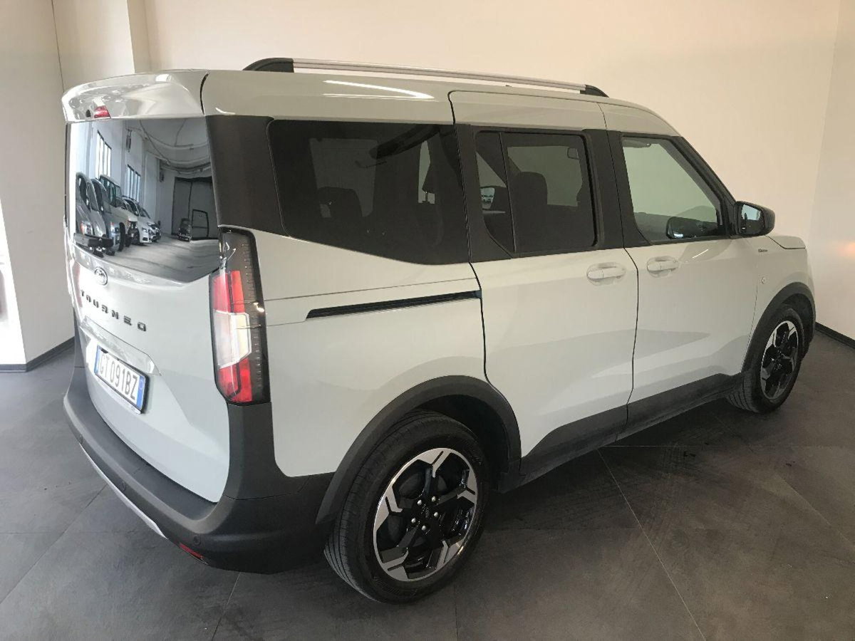 Ford Tourneo Courier 1.0 EcoBoost 100 CV Plus (4)