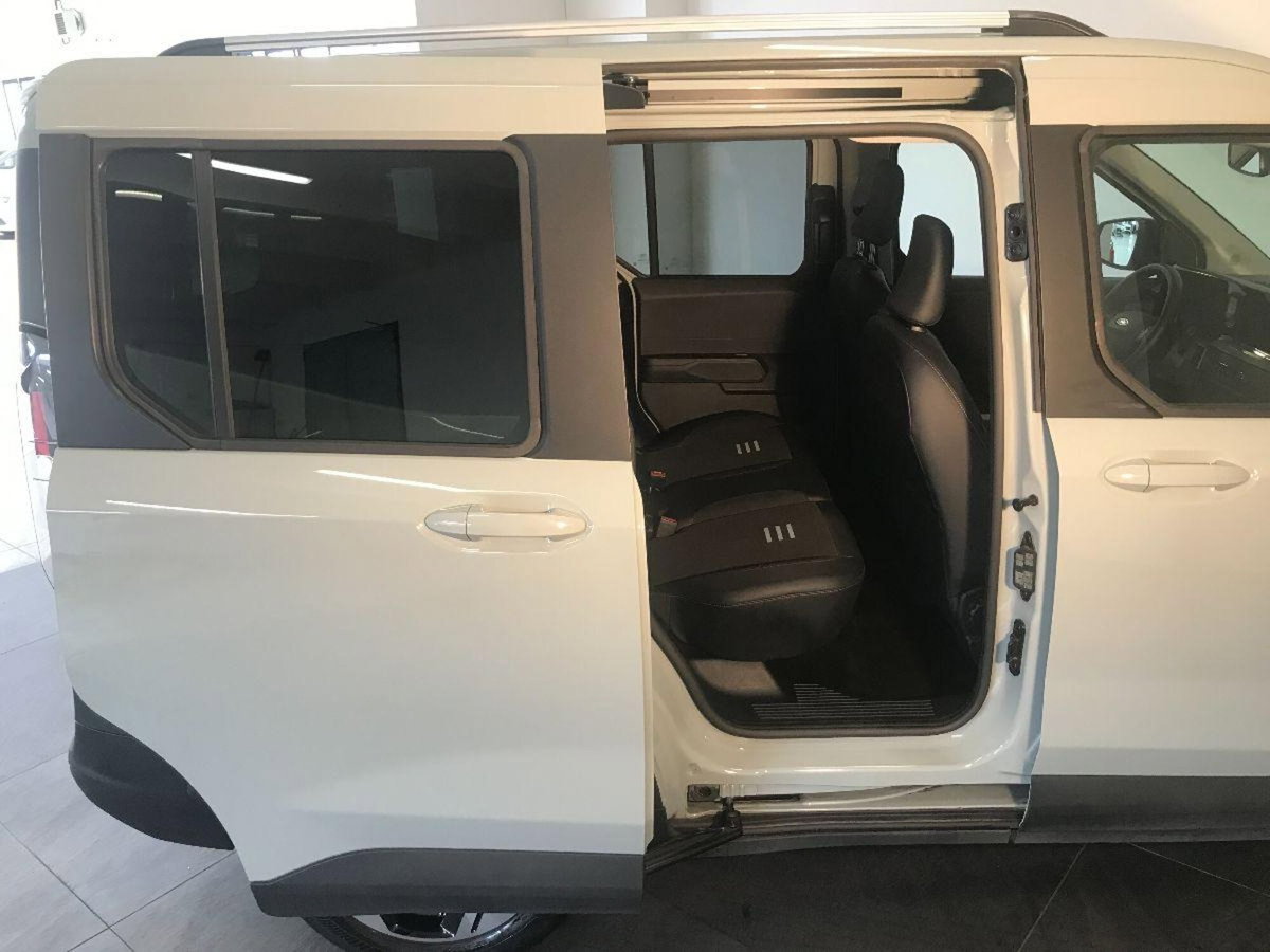 Ford Tourneo Courier 1.0 EcoBoost 100 CV Plus (5)
