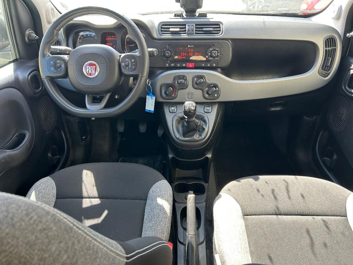 Fiat Panda 1.0 FireFly S&S Hybrid City Cross (4)