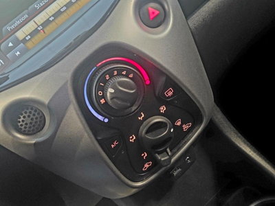 Toyota Aygo 1.0 VVT-i 72 CV 5 porte x-play (15)