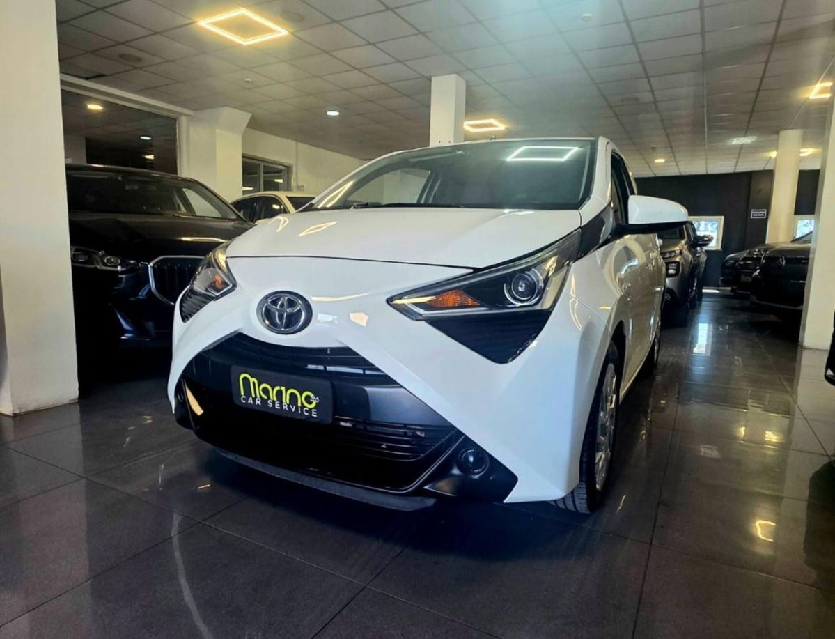 Toyota Aygo 1.0 VVT-i 72 CV 5 porte x-play (3)