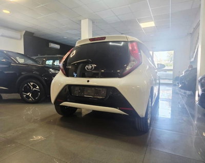 Toyota Aygo 1.0 VVT-i 72 CV 5 porte x-play (7)