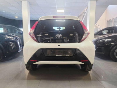 Toyota Aygo 1.0 VVT-i 72 CV 5 porte x-play (8)