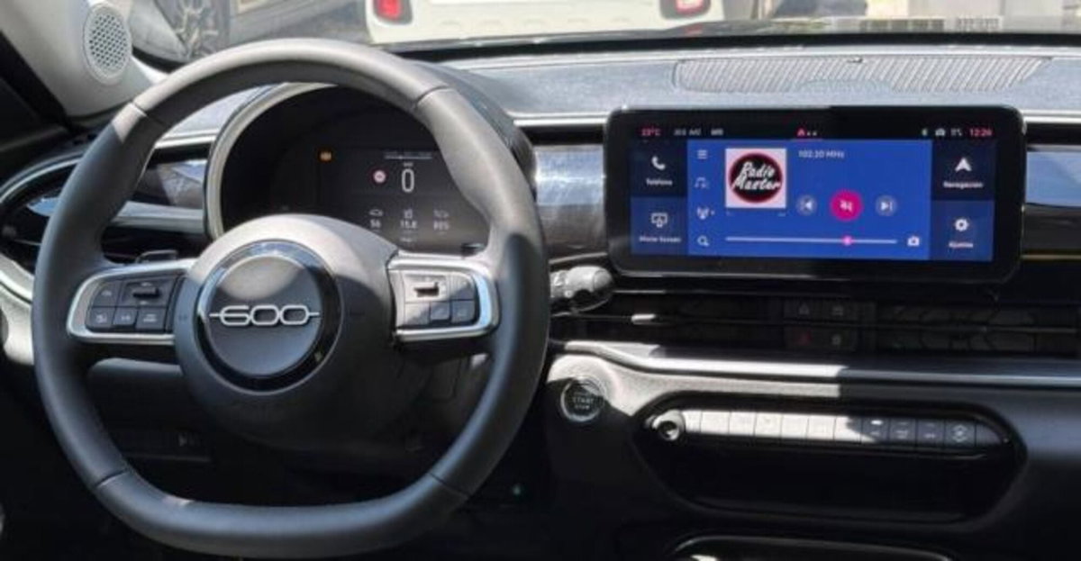 Fiat 600 1.2 hybrid Icon 145cv auto (6)