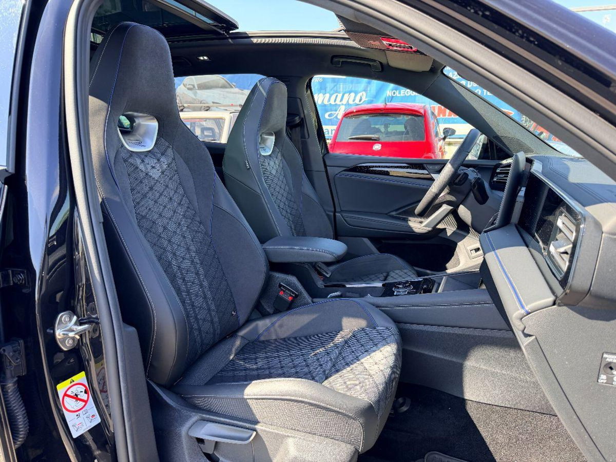Volkswagen Tiguan 2.0 tdi R-Line 150cv dsg (13)