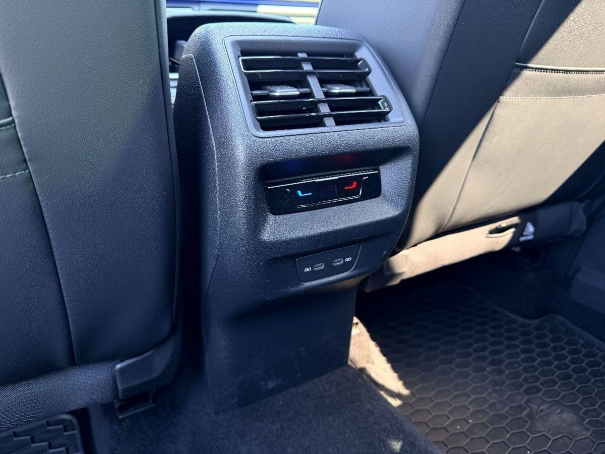 Volkswagen Tiguan 2.0 tdi R-Line 150cv dsg (16)