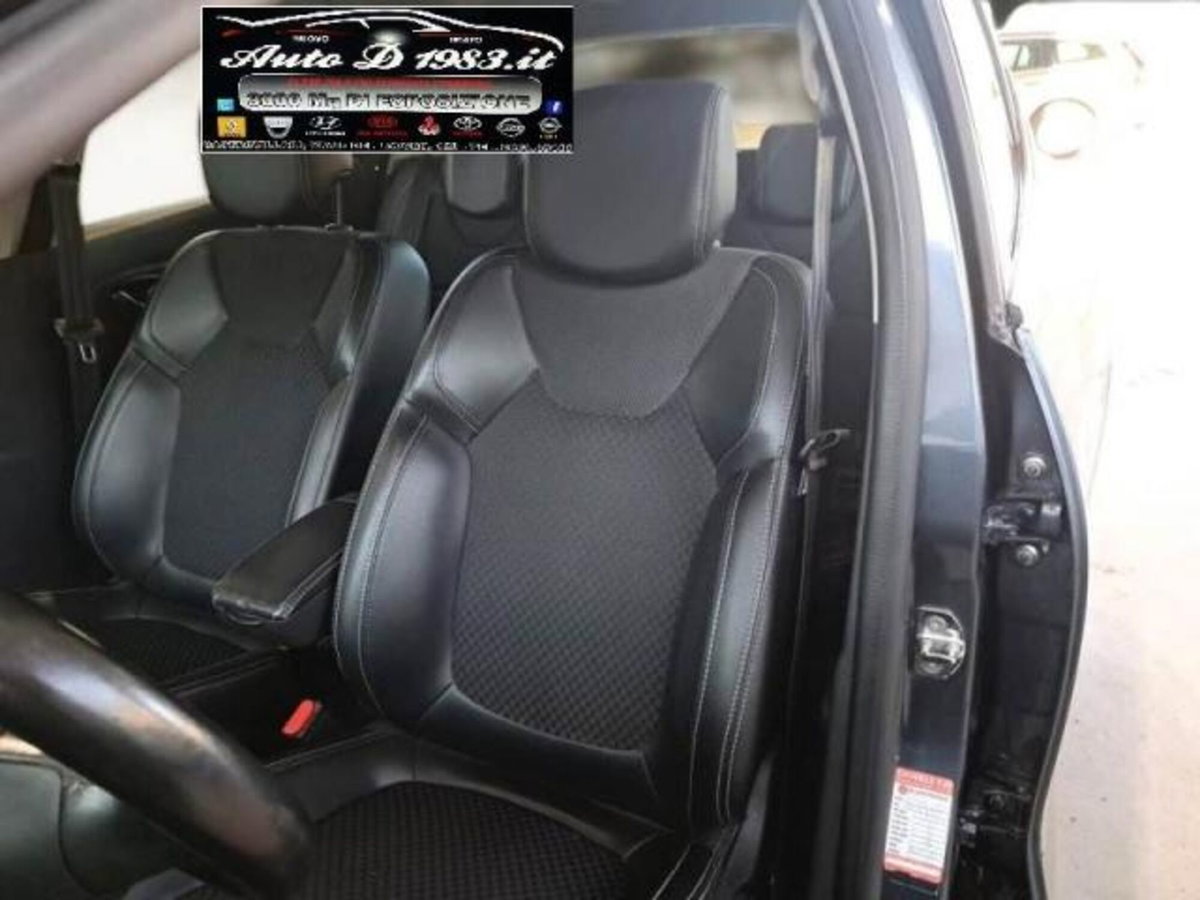 Renault Clio dCi 8V 90 CV 5 porte Moschino Intens (6)
