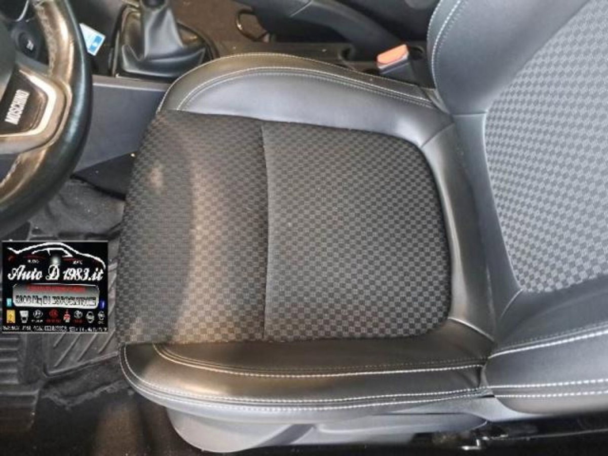 Renault Clio dCi 8V 90 CV 5 porte Moschino Intens (7)