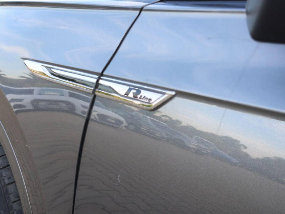 Volkswagen Touareg 3.0 V6 TDI SCR Black Style (12)