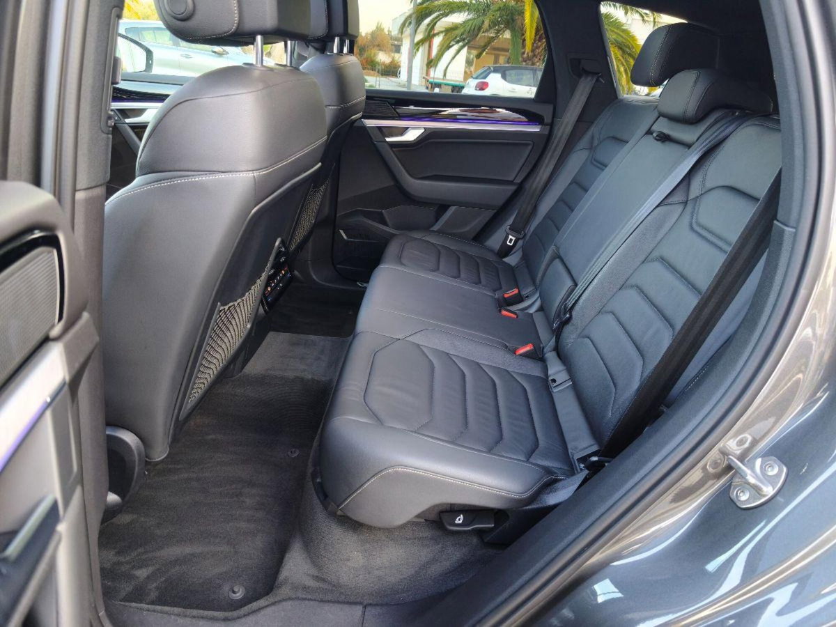 Volkswagen Touareg 3.0 V6 TDI SCR Black Style (17)