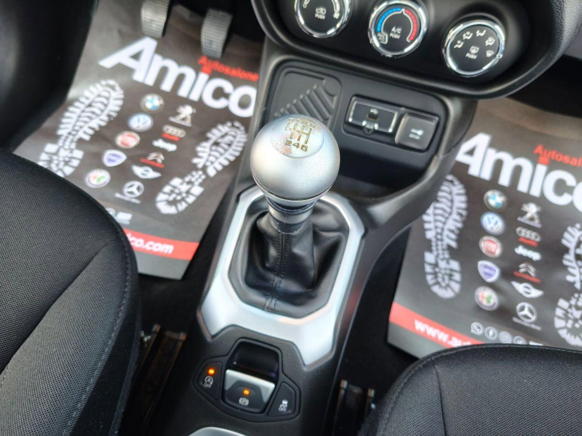 Jeep Renegade 1.6 Mjt 120 CV Night Eagle (16)