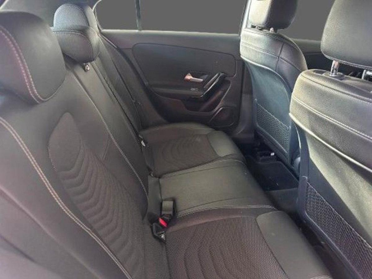 Mercedes-Benz Classe A Sedan 180 d Automatic 4p. Business (3)