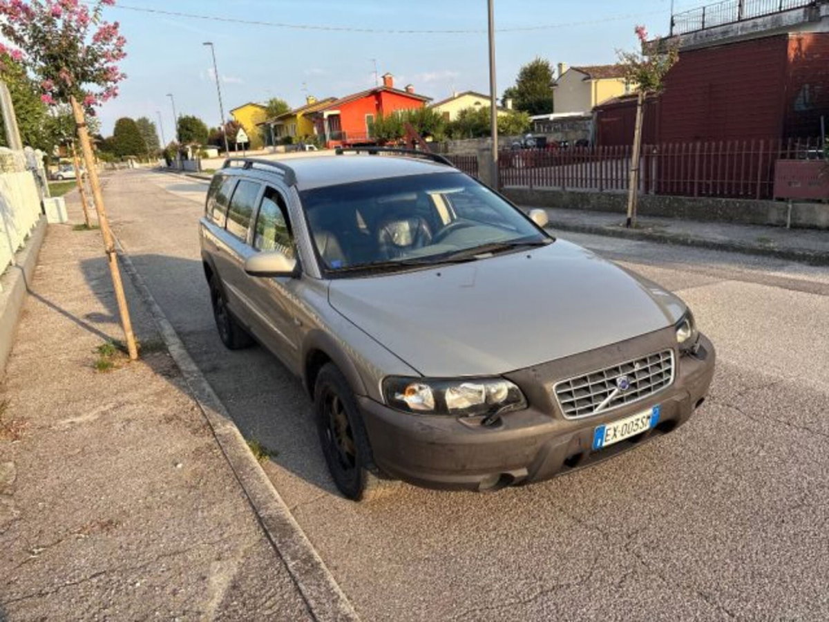 Volvo V70 2.4 D5 20V cat