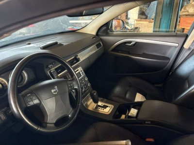 Volvo S80 2.4 D5 205 CV aut. Executive (3)