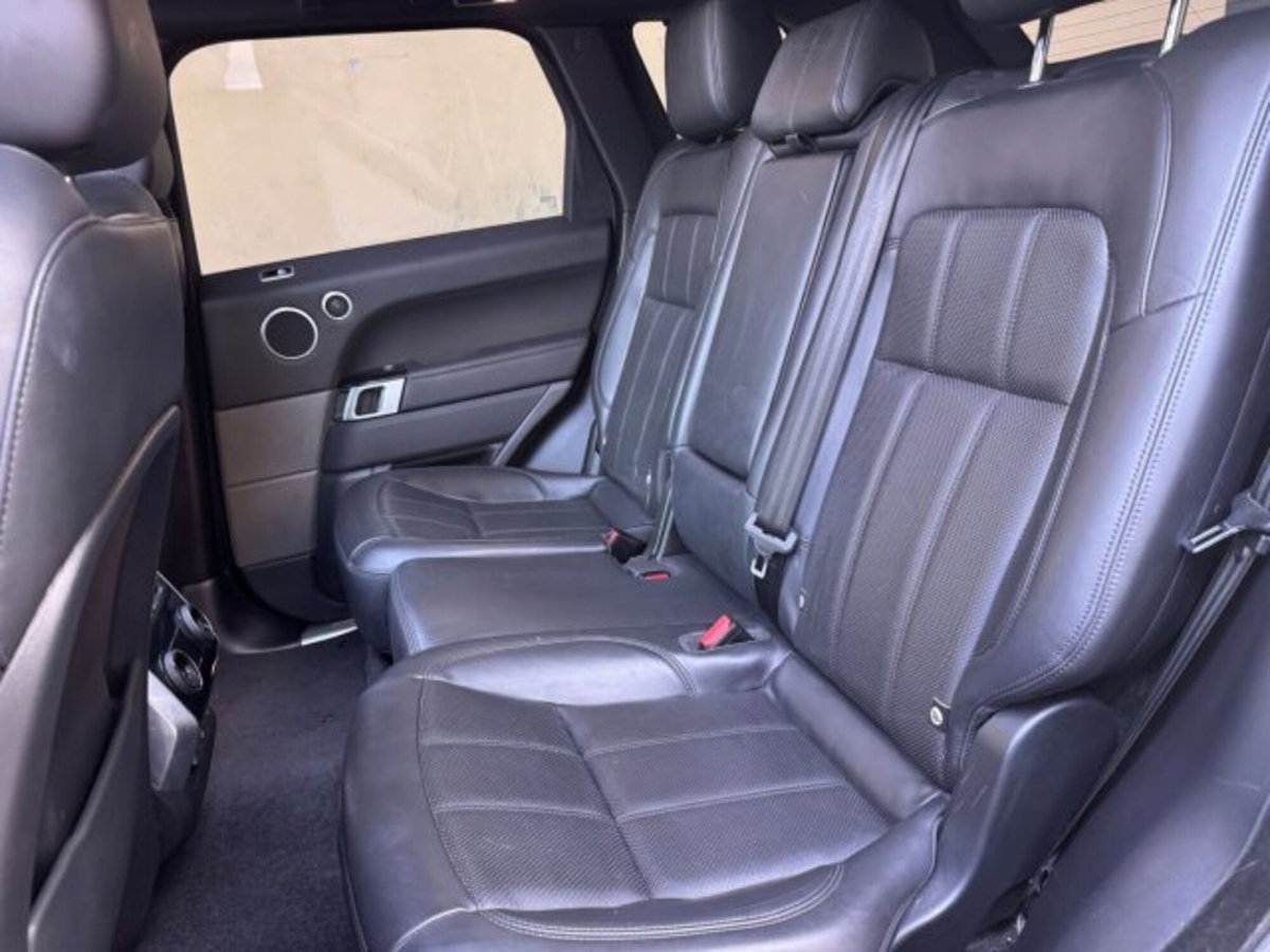 Land Rover Range Rover Sport 3.0D l6 249 CV HSE Dynamic Stealth (11)