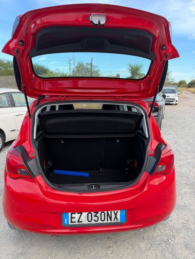 Opel Corsa 1.4 90CV 5 porte Cosmo (13)