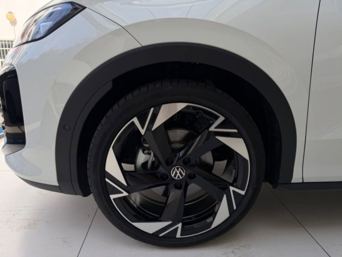Volkswagen T-Roc 1.5 etsi R-Line 150cv dsg (13)