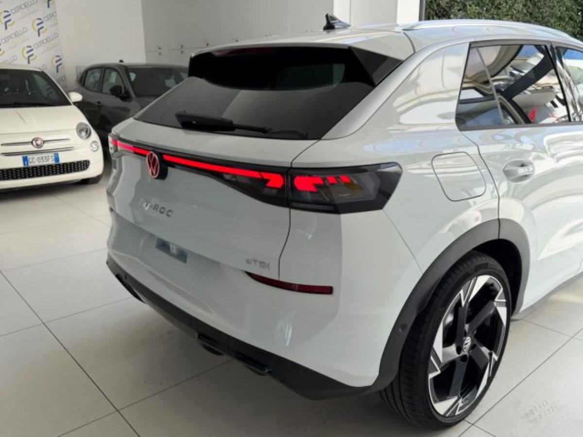 Volkswagen T-Roc 1.5 etsi R-Line 150cv dsg (18)