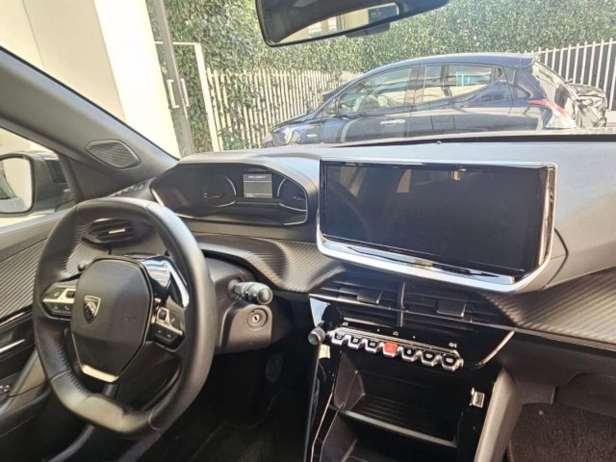 Peugeot 2008 PureTech 100 S&S Active (9)