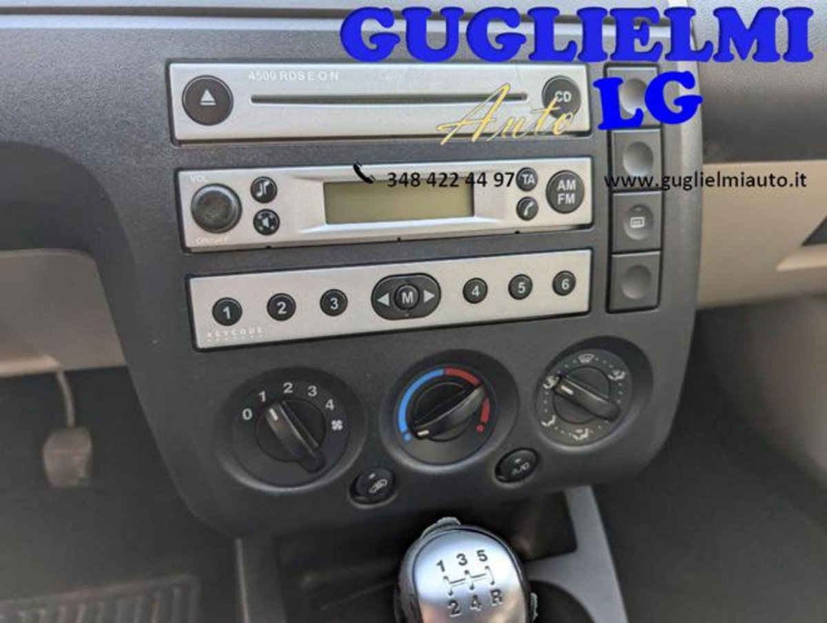 Ford Fiesta 1.4 TDCi 5p. Ghia (16)