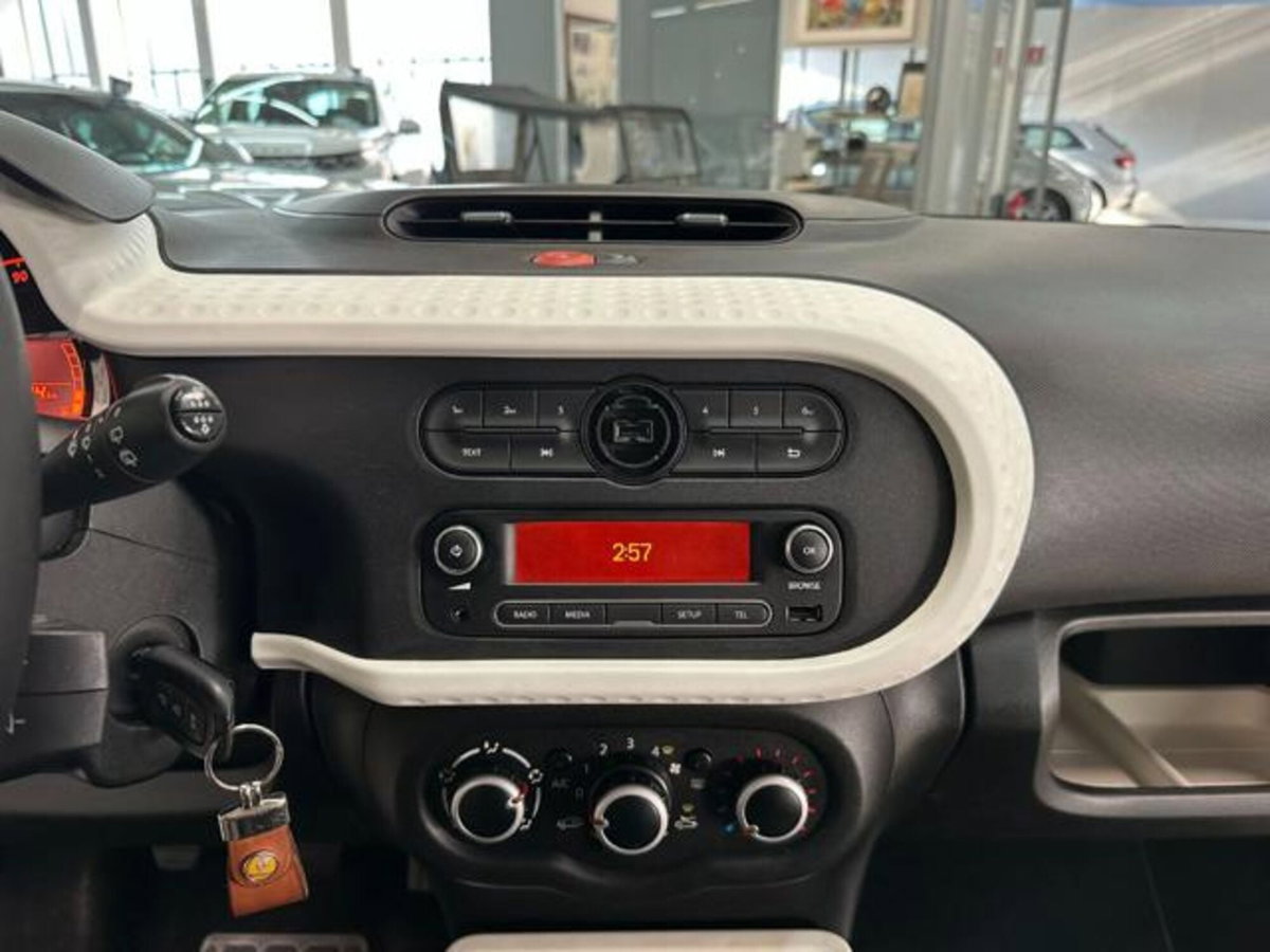 Renault Twingo SCe Life (9)