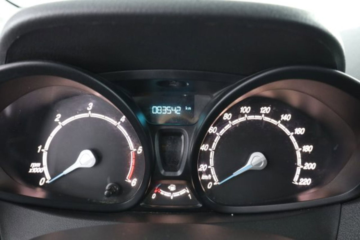 Ford Transit Courier 1.5 TDCi 100CV  Trend (12)
