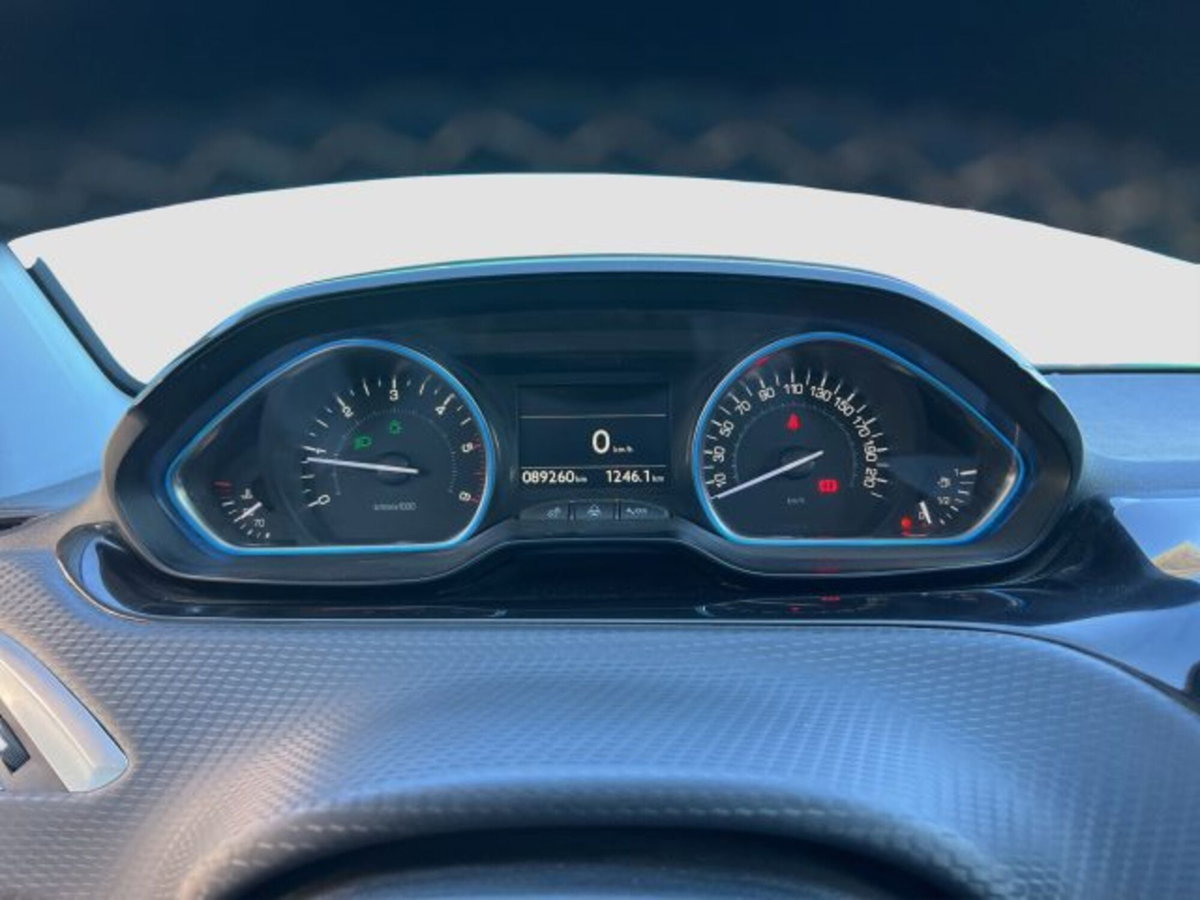 Peugeot 2008 100 Allure (14)
