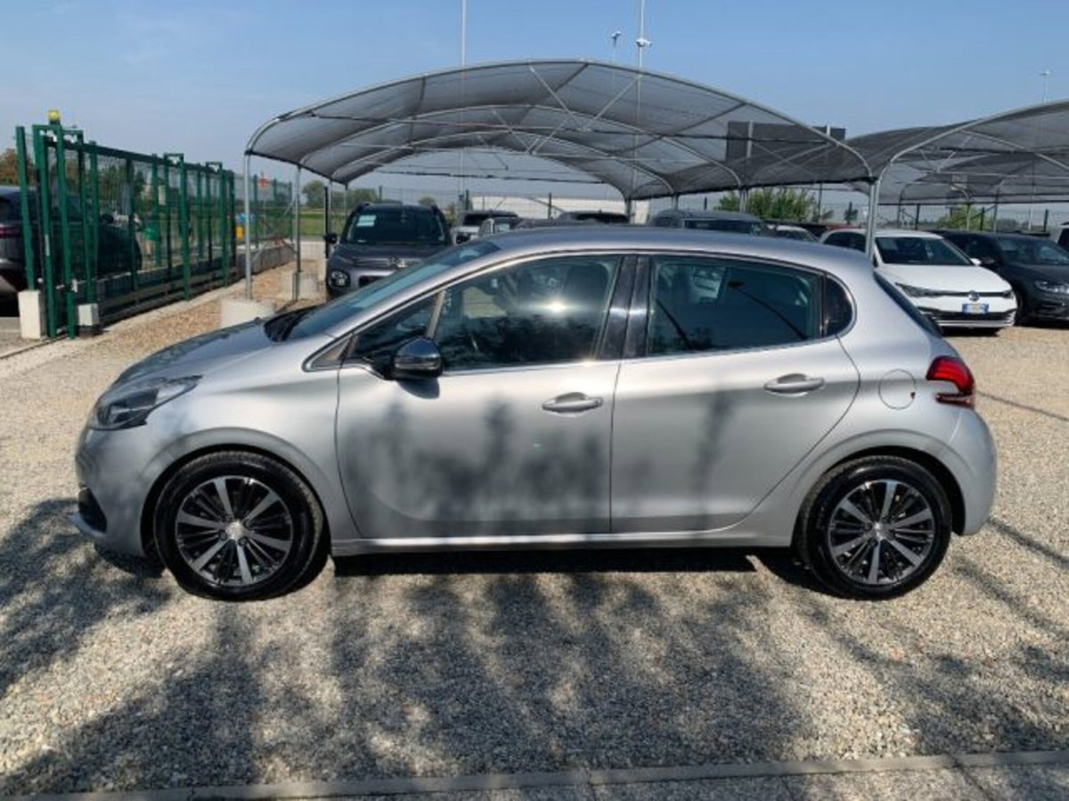 Peugeot 208 82 5p. GPL Allure (2)