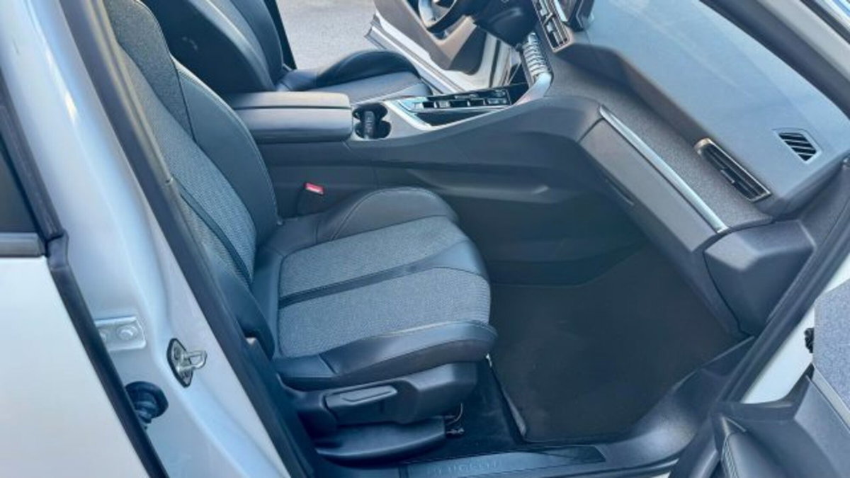 Peugeot 3008 BlueHDi 130 S&S EAT8 Allure Pack (11)