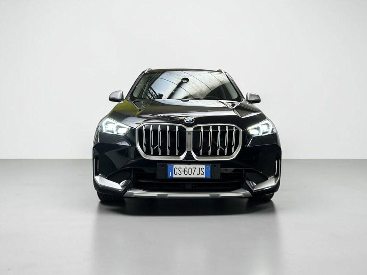 BMW X1 sdrive18d X-Line auto (2)