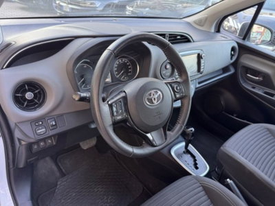 Toyota Yaris 1.5 5 porte Active (12)