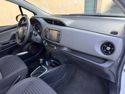 Toyota Yaris 1.5 5 porte Active (9)